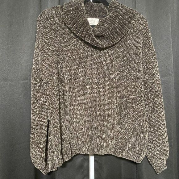 Hippie Rose Olive turtleneck sweater - Picture 1 of 4